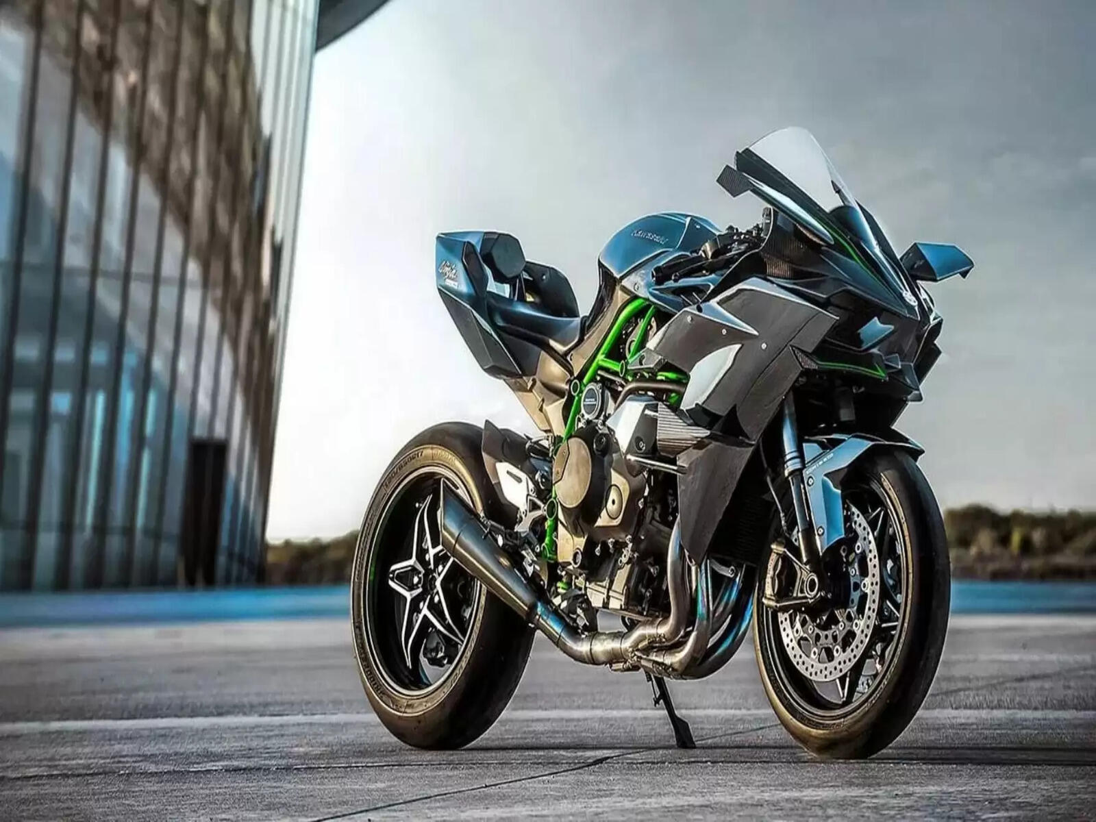 Bikes Under 1 Lakh: पैसे है 1 लाख और चाहिए शानदार बाइक, तो ये रहे आपके लिए पांच बेहतरीन विकल्प