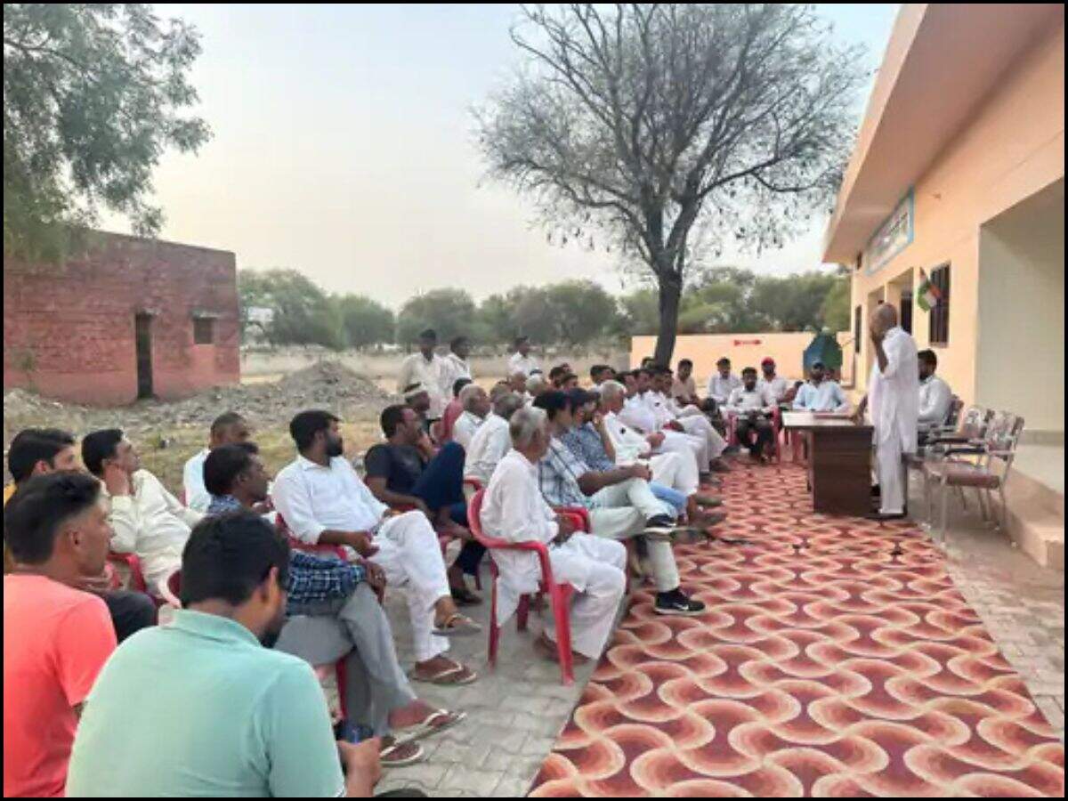 Hisar, Dobhi village, Gram Panchayat, Sarpanch Azad Singh Hindustani, transgender community, Mangalmukhi Samaj, wedding ceremonies, childbirth celebrations, Rs 500 limit, gram sabha meeting, village resolution, community decision, social reform, traditiona