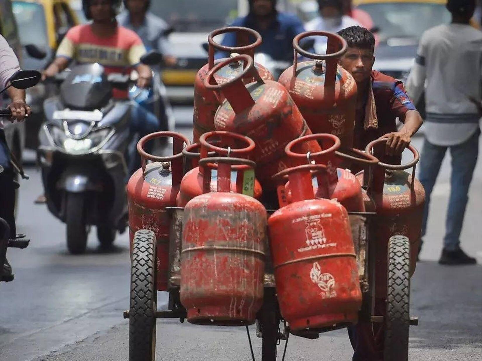 Free LPG connection: On the auspicious occasion of Navratri, the Modi government has given good news for women, let's find out...