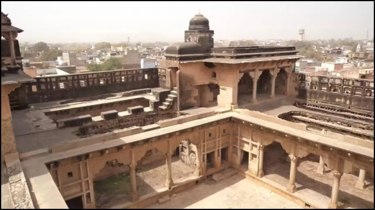 ये है वो ऐसी सुरंग जहां पूरी बारात गायब हो गई थी, जानें इस रहस्यमयी जगह के बारें में